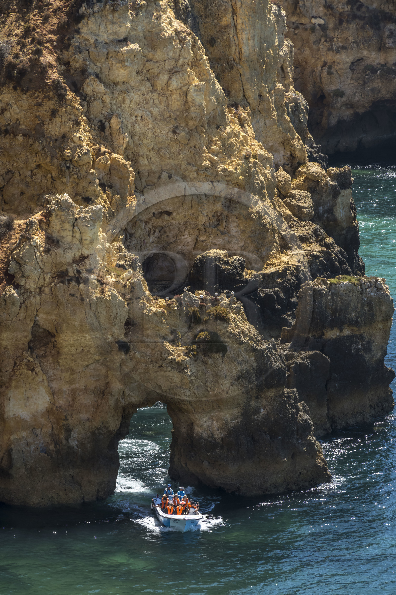 Portugal, Algarve, Lagos, boat tour of the caves in the steep cliffs of Ponta da Piedade