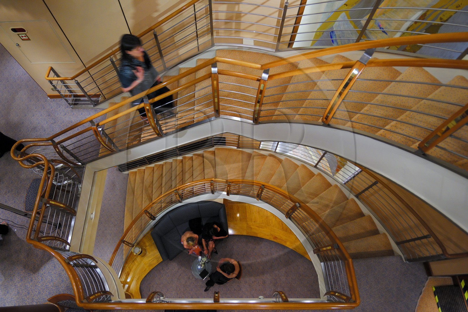 Italie, croisière à bord du Silvershadow de la compagnie Silversea, le grand escalier