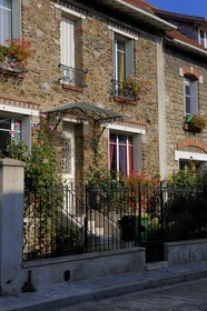 France, Paris (75), 20ème arr, La campagne à Paris maisons avec jardins au coeur de la ville, le quartier du film le Petit Nicolas
