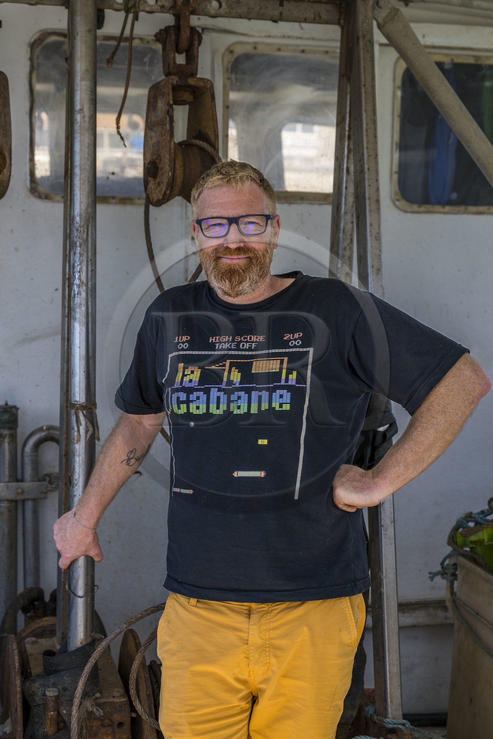 France, Charente-Maritime (17), Ile d'Oléron, port de La Cotinière, le pêcheur Yoann Crochet sur son chalutier L’Univers