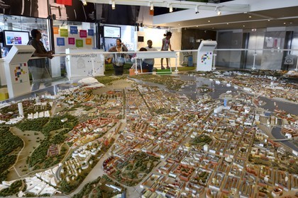 Suède, Stockholm, le Kulturhuset (Maison de la culture), plan relief interactif de Stockholm