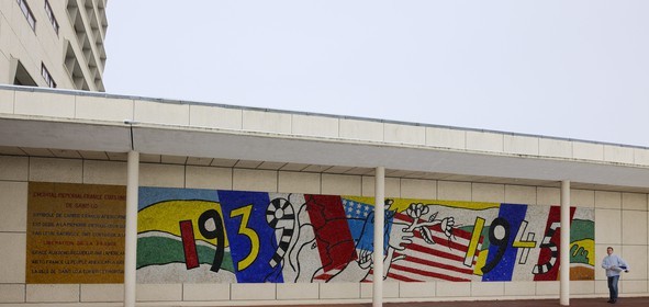 France, Manche (50), Cotentin, Saint-Lô, hôpital mémorial classé monument historique, fresque en mosaïque de Fernand Léger