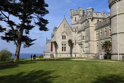 France, Pyrénées-Atlantiques (64), la côte du Pays-Basque, Hendaye, chateau d'Abbadia construit en 1870 par Eugène Viollet-le-Duc pour Antoine d'Abbadie d'Arrast