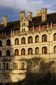 France, Loir-et-Cher (41), vallée de la Loire classée au Patrimoine Mondial de l'UNESCO, château de Blois, façade de l'aile François 1er