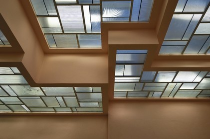 France, Var, Hyeres, the Villa Noailles by architect Robert Mallet Stevens, pink lounge with glass roof by Louis barillet