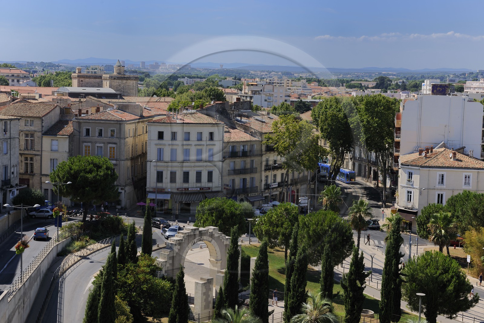France, Hérault (34), Montpellier, jardin des potiers, vestiges d'une ancienne porte de la ville