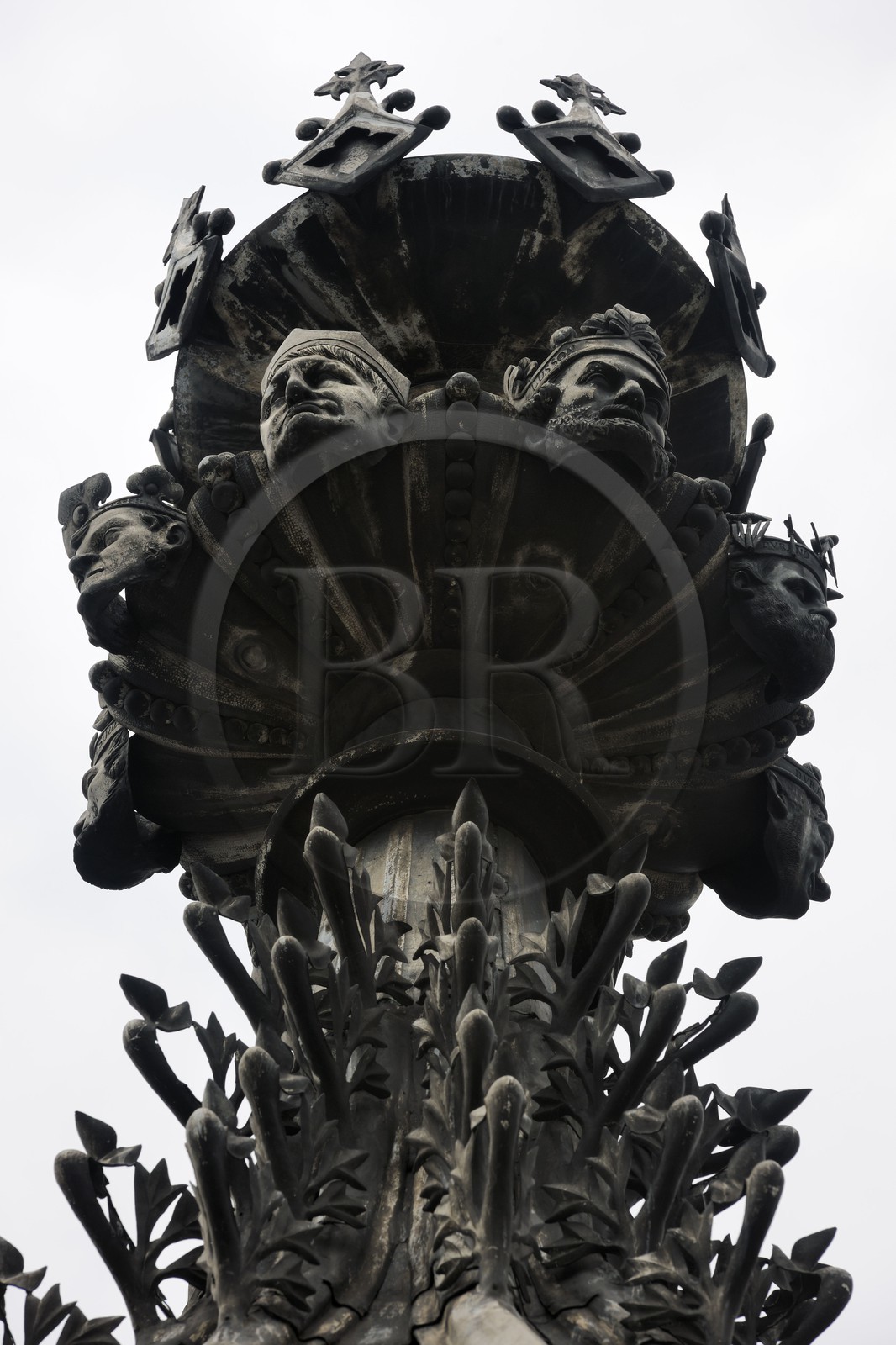 France, Paris (75), ile de la Cité, la Sainte Chapelle, têtes des rois qui ont régné sur le Palais au sommet de la toiture France, Paris (75), ile de la Cité, la Sainte Chapelle, têtes des rois qui ont régné sur le Palais au sommet de la toiture