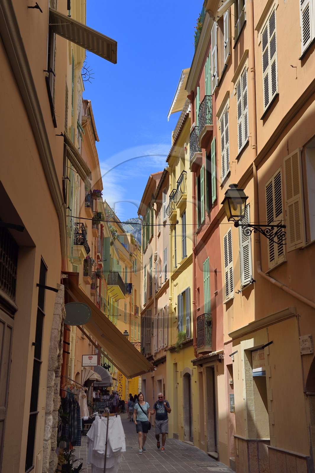 Principauté de Monaco, Monaco, la vieille ville sur le Rocher, rue Basse