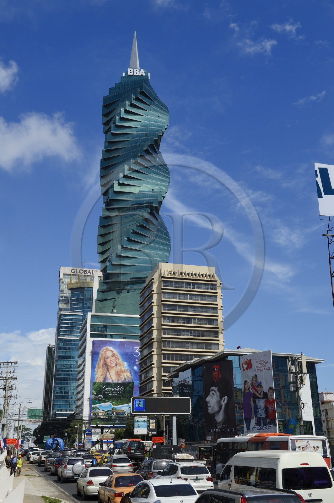 Panama, Panama City, la Tour F & F précédemment connue sous le nom de la Tour de la Révolution et aussi El Tornillo (la vis)