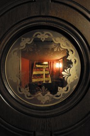 France, Paris (75), l'Opéra Garnier, la salle vue depuis une porte de loge
