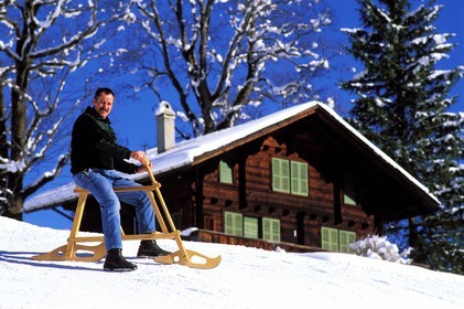 Suisse, région de Bern (Oberland Bernois), Grindelwald, vélo en bois pour la neige