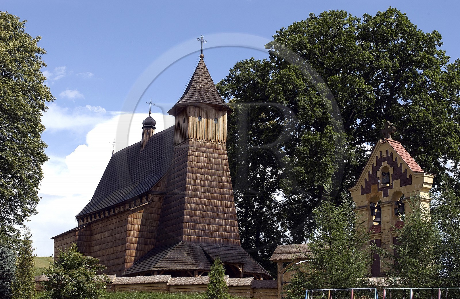 Pologne, Précarpates, église en bois de Trzcinica classée Patrimoine Mondial de l'UNESCO dans la région de Krosno