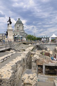 Canada, province de Québec, ville de Québec, Vieux-Québec classé Patrimoine Mondial de l' UNESCO, fouilles des premiers châteaux sous la terrasse Dufferin au pied du Château Frontenac et sous la statue de Samuel de Champlain
