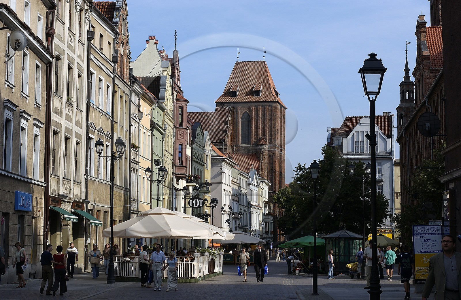 Pologne, Kujavie-Poméranie, ville de Torun, église Saint-Jean au bout de la rue Chelminska et Zeglarska