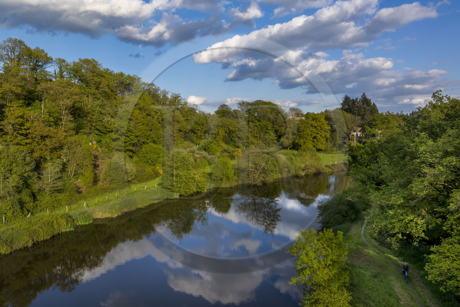France, Vendée (85), Saint-Aubin-des-Ormeaux, la vallée de la Sèvre Nantaise (vue aérienne)