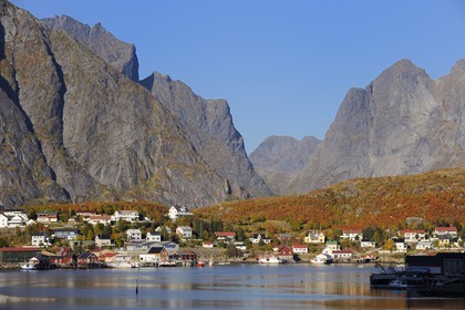 Norvège, Nordland, Iles Lofoten, ile de Moskenesoy, le village de pêcheurs de Reine