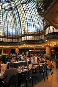 France, Paris (75), Verrière de la coupole et le restaurant du magasin Printemps boulevard Haussmann
