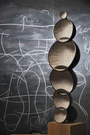 France, Calvados (14), Orbec, sculptures d'Axel Cassel