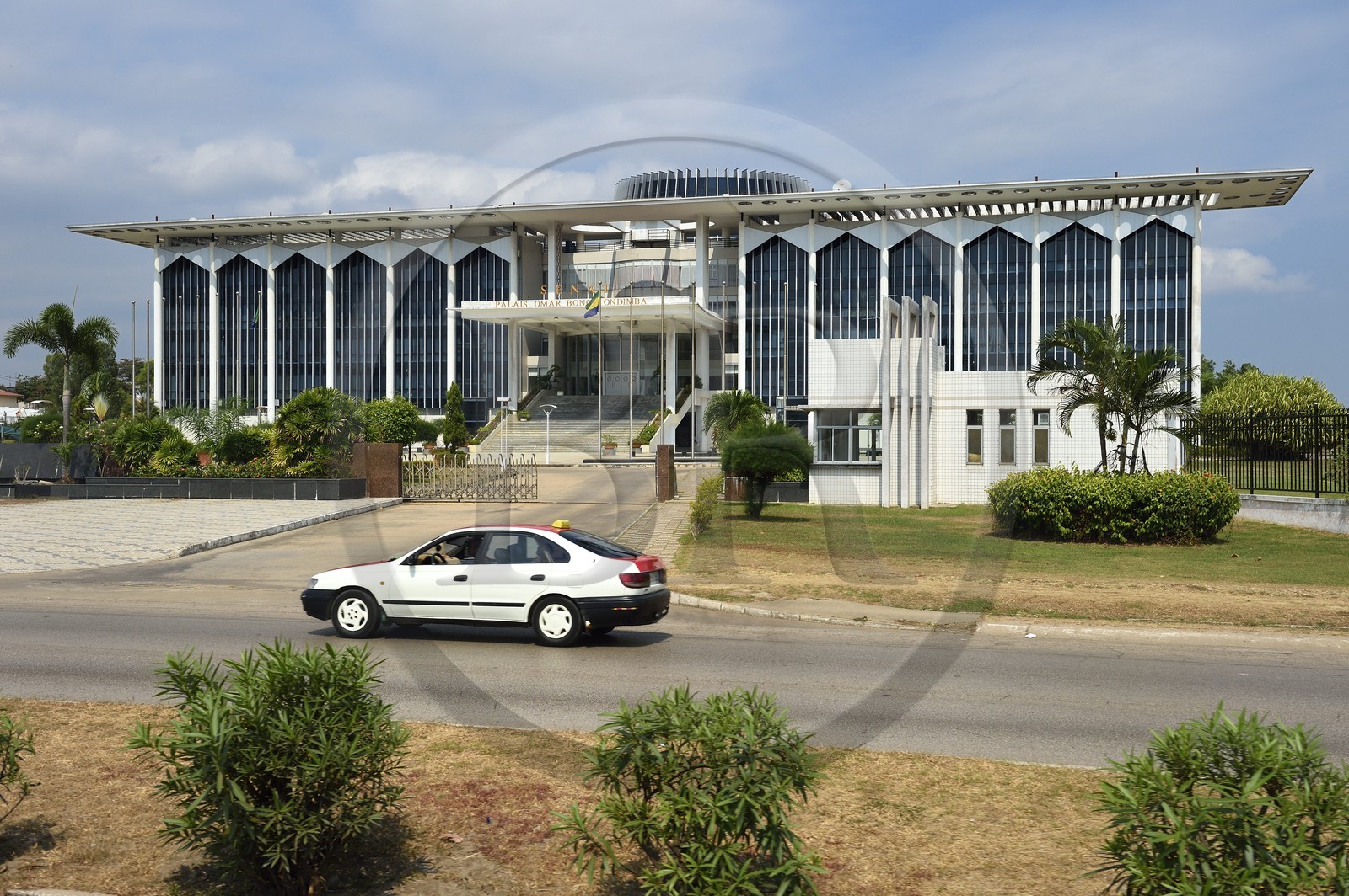 Gabon, Libreville, boulevard Triomphal El Hadj Omar Bongo, Palais du sénat du Gabon