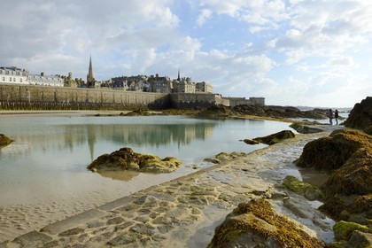 France, Ille-et-Vilaine, cote d'emeraude (Emerald Coast), Saint Malo, the north ramparts