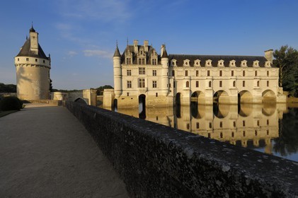 France, Indre-et-Loire (37), château de Chenonceau de style Renaissance qui enjambe le Cher, édifié de 1513 à 1521