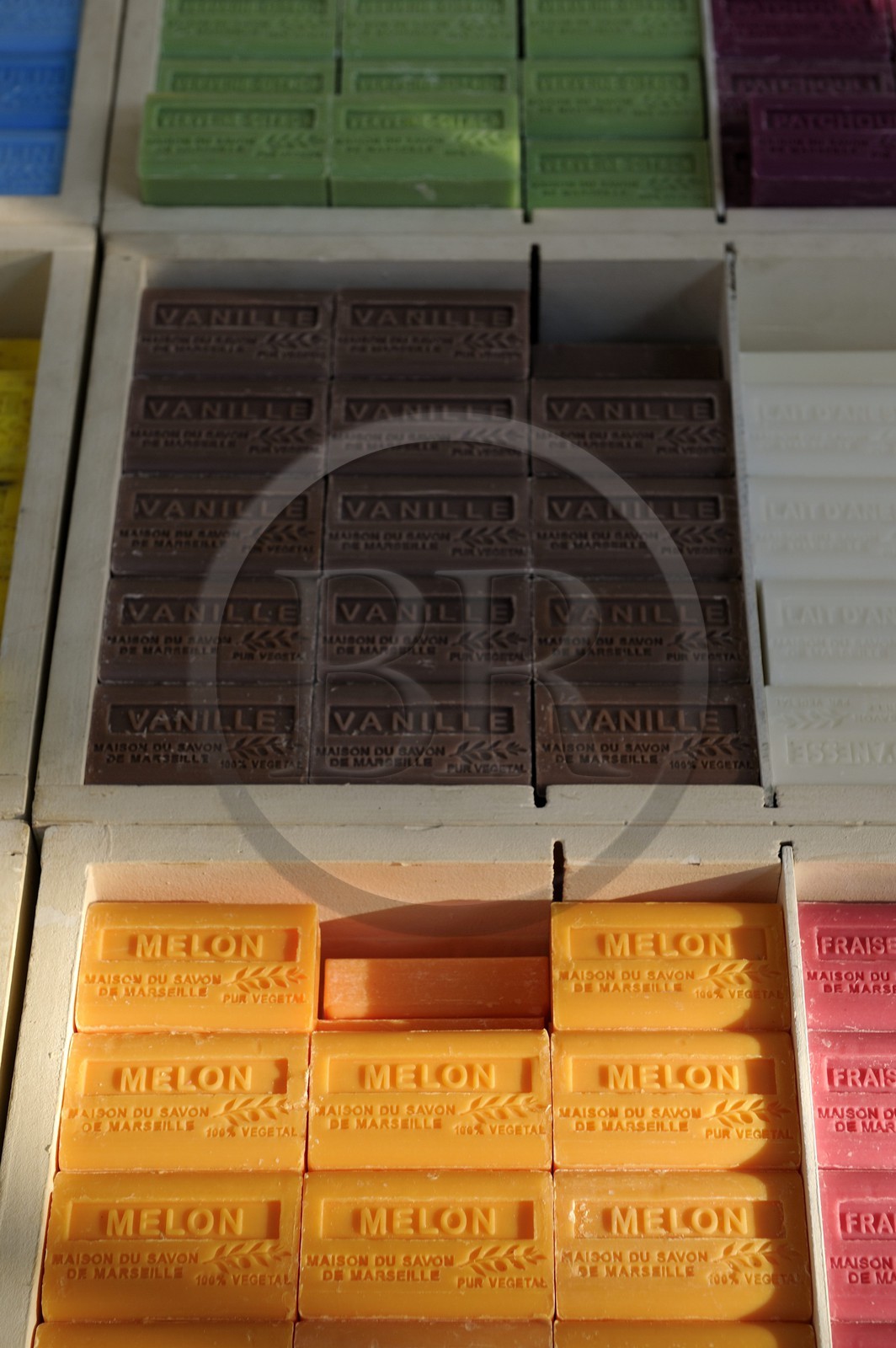 France, Bouches-du-Rhône (13), Aix-en-Provence, étal de savon de Marseille
