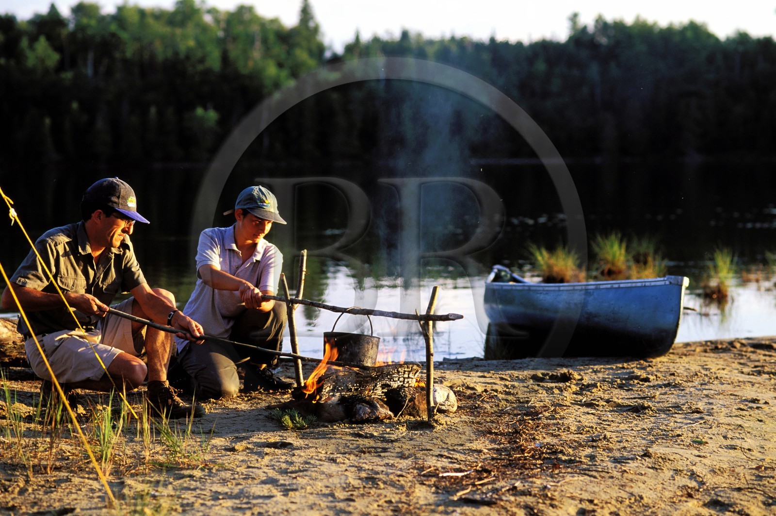 Canada, Quebec Province, La Verendrye Wildlife Reserve, Lake Victoria, preparation of the supper on the camp