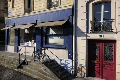 France, Paris (75), île Saint Louis, quai de Bourbon