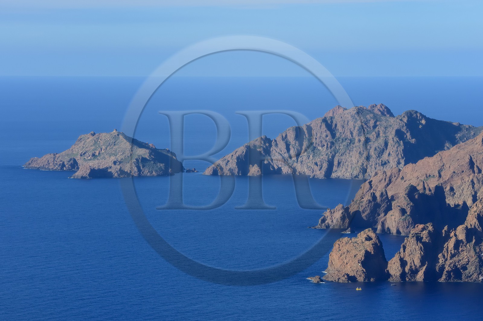France, Corse-du-Sud (2A), Golfe de Girolata, classé Patrimoine Mondial de l'UNESCO, Réserve naturelle de la presqu'ile de Scandola (vue aérienne)