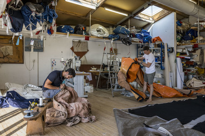 France, Vendée (85), Ile de Noirmoutier, Noirmoutier-en-l'Ile,  la voilerie Burgaud labellisée EPV Entreprise du Patrimoine Vivant, le maître voilier David Durand