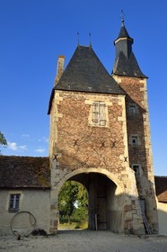 France, Allier (03), ancienne province du Bourbonnais, Chapeau, chateau de la Cour (XVe siècle à fin du XVIe siècle), guette qui permet l'accès à la cour principale
