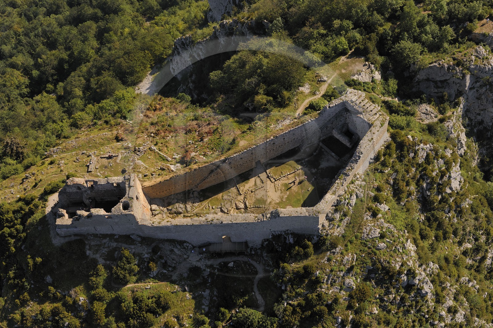 France, Ariège (09), Pays d' Olmes, château cathare de Montségur perché sur un pog (vue aérienne)