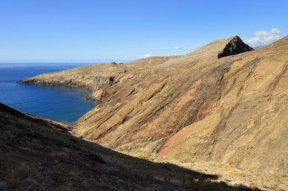 Portugal, Madeira Island, hike in the Ponta de Sao Lourenço nature reserve in the far east of the island, Abra bay basalt vein