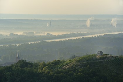 France, Loire (42), Parc Naturel Régional du Pilat, la vallée du Rhône depuis les hauteurs du village de Malleval