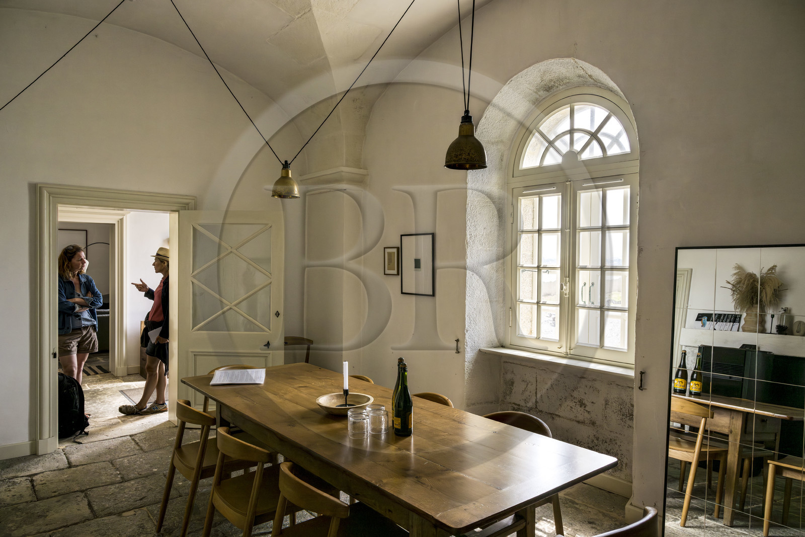 France, Finistère (29), Pays des Abers, Ile Vierge, le phare de l'Ile Vierge, l'ancien phare de 1845 transformé en écogite dans l'ancien logement des gardiens, salle à manger