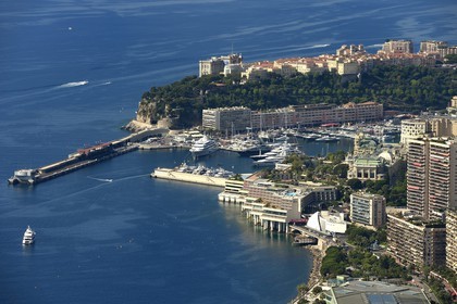 Principauté de Monaco, vue sur Monaco depuis la route de la Moyenne Corniche