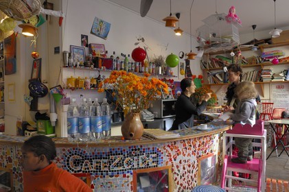 France, Paris (75), Le Cafézoide quai de la Loire