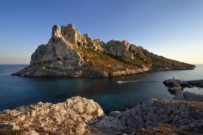 France, Bouches du Rhone, Marseille, National Park of the Calanques, Les Goudes, Passages des Croisettes, the cliffs of the Ile Maire (request for authorization necessary before publication)