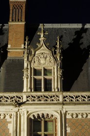 France, Loir-et-Cher (41), vallée de la Loire classée au Patrimoine Mondial de l'UNESCO, château de Blois, façade de l'aile Louis XII