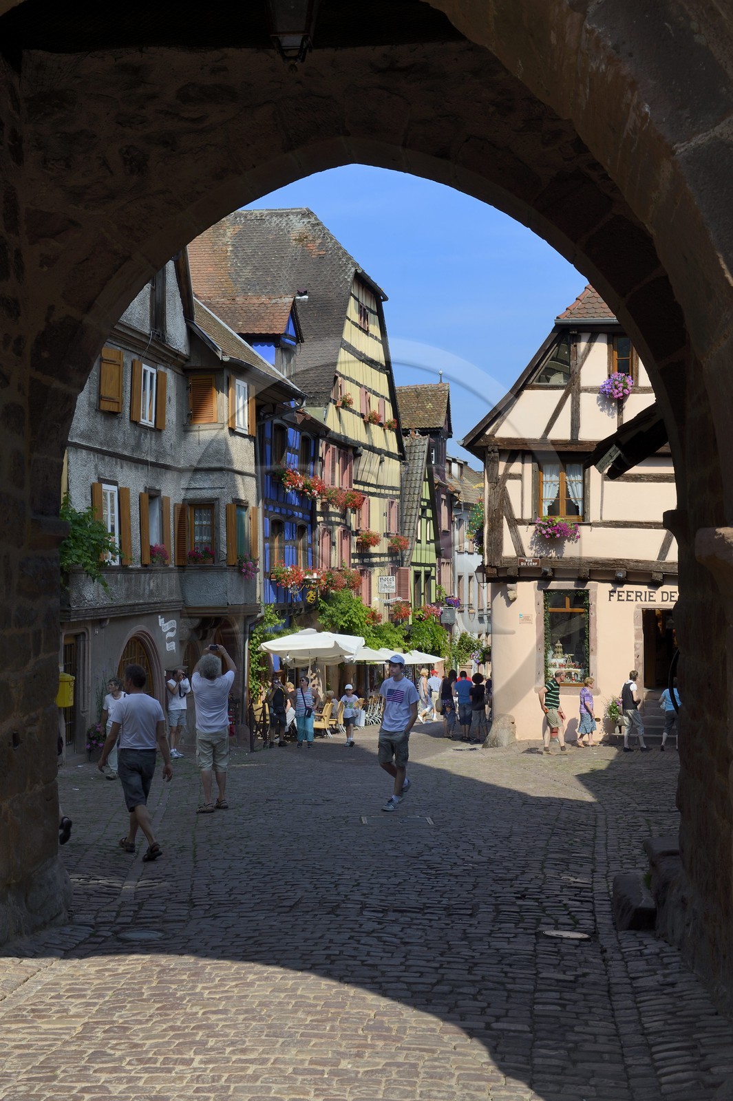 France, Haut-Rhin (68), Riquewihr, labellisé Les Plus Beaux Villages de France, la porte du Dolder