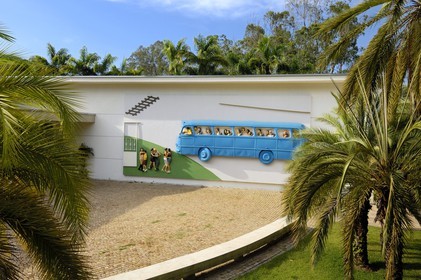Brasil, Minas Gerais state, Brumadinho, Centro de arte contemporanea Inhotim (contemporary artwork center), Galeria Praça, Rodoviara de Brumadinho (2005) by John Ahearn and Rigoberto Torres