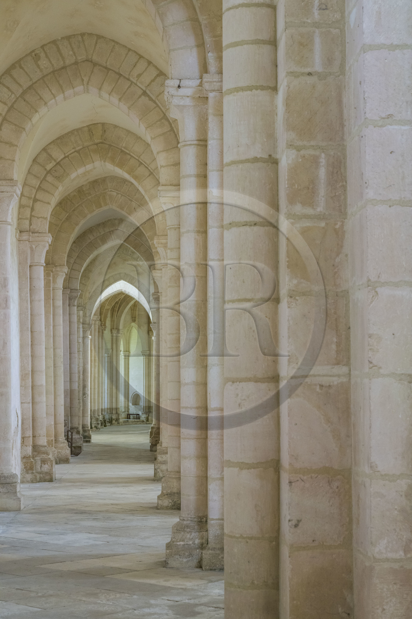 France, Yonne (89), vallée du Serein, Pontigny, l'abbaye cistercienne de Pontigny, le déambulatoire de l'abbatiale