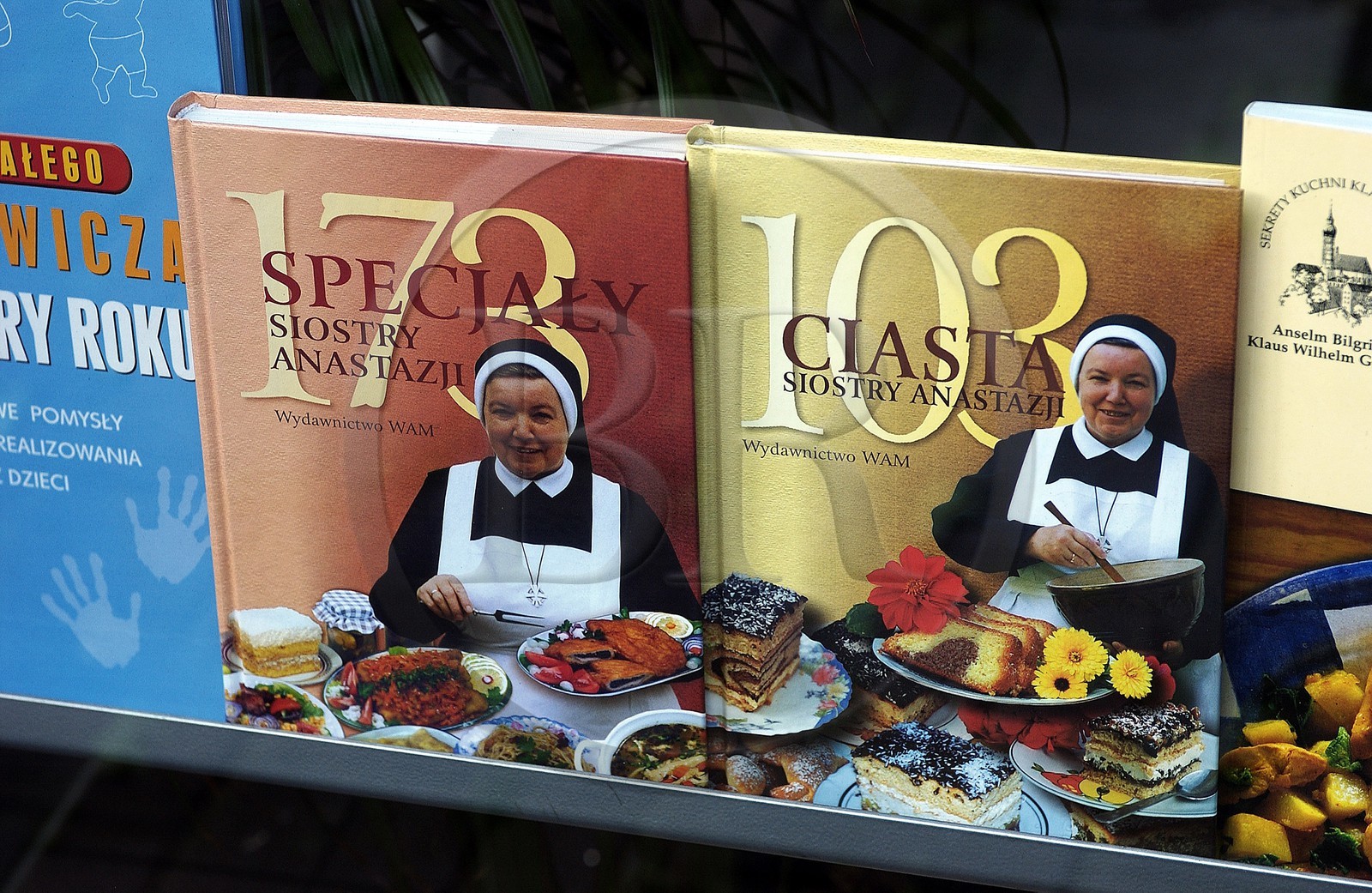 Pologne, Cracovie, vieille ville (Stare Miasto), livres de recette de cuisine par les soeurs