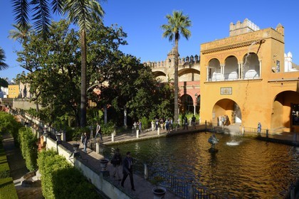 Espagne, Andalousie, Séville, Alcazar de Séville (Reales Alcazares de Sevilla), classé Patrimoine Mondial de l'UNESCO, les jardins et le Palacio Gotico, fontaine de Mercure