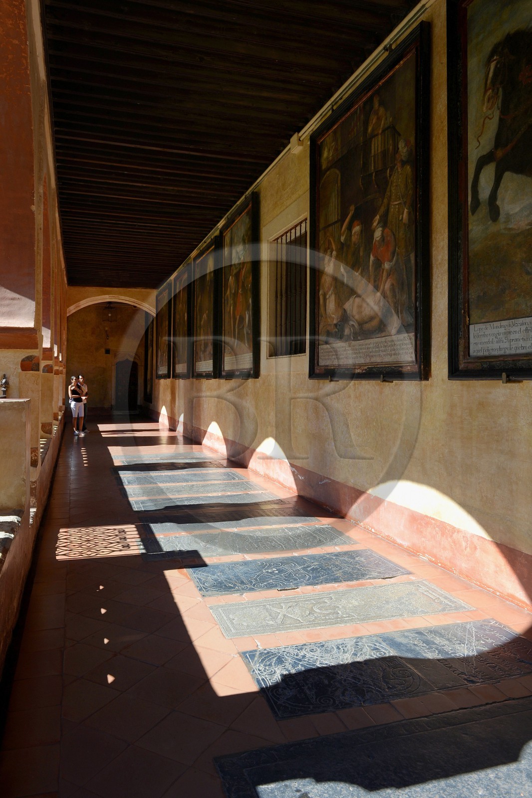 Espagne, Estremadure, Guadalupe, monastère royal de Santa Maria de Guadalupe classé Patrimoine mondial de l'UNESCO, cloître Mudejar construit au XIVe siècle