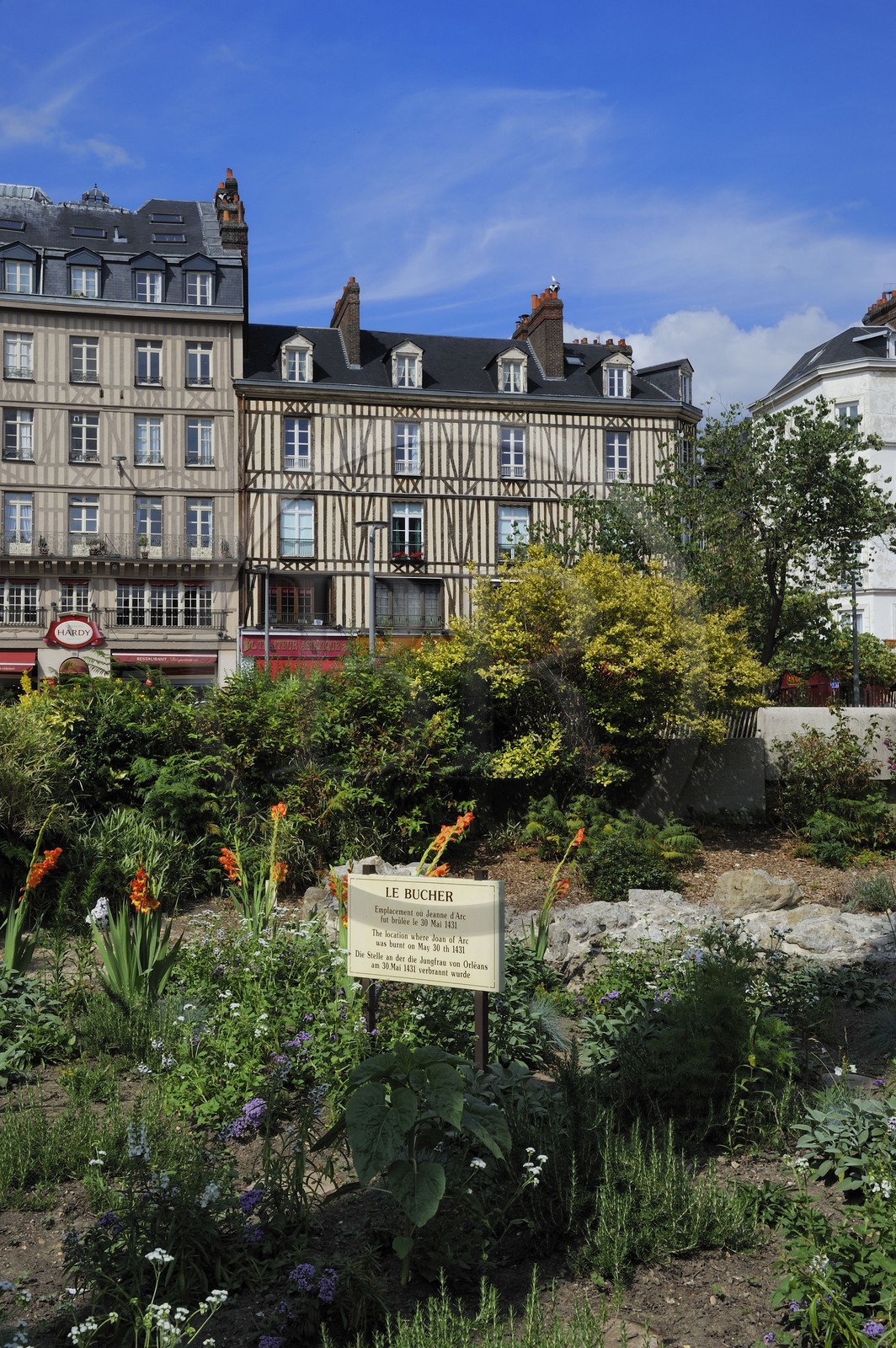 France, Seine-Maritime (76), Rouen, place du Vieux Marché, site du supplice de Jeanne d'Arc, brûlée vive le 30 mai 1431