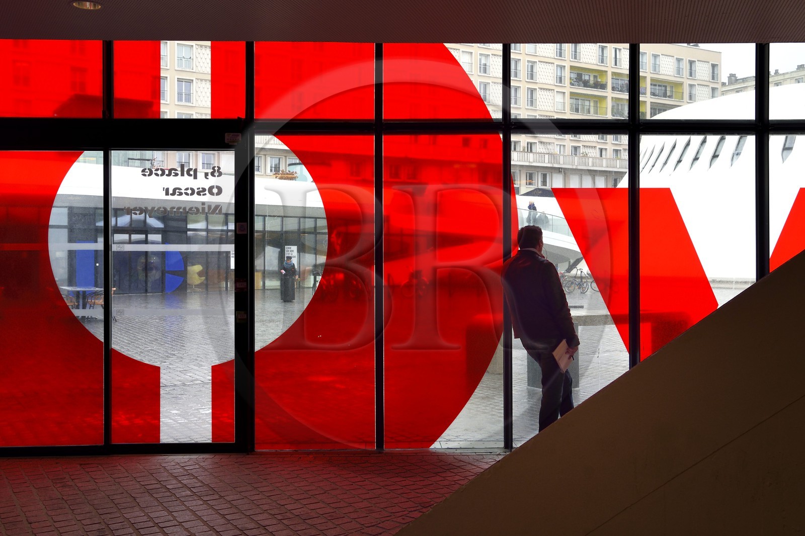 France, Seine-Maritime (76), Le Havre, Centre-ville reconstruit du Havre par Auguste Perret classé Patrimoine Mondial de l'UNESCO, le petit Volcan oeuvre de l'architecte Oscar Niemeyer, bibliothèque et médiathèque