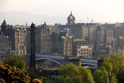 Royaume-Uni, Ecosse, Edimbourg, North Bridge et la vieille ville