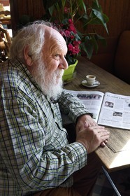 France, Seine-Maritime (76), Pays de Caux, Allouville-Bellefosse, Roger Devaux, correspondant historique du courrier Cauchois qui a tourné dans le film Le Chêne d’Allouville