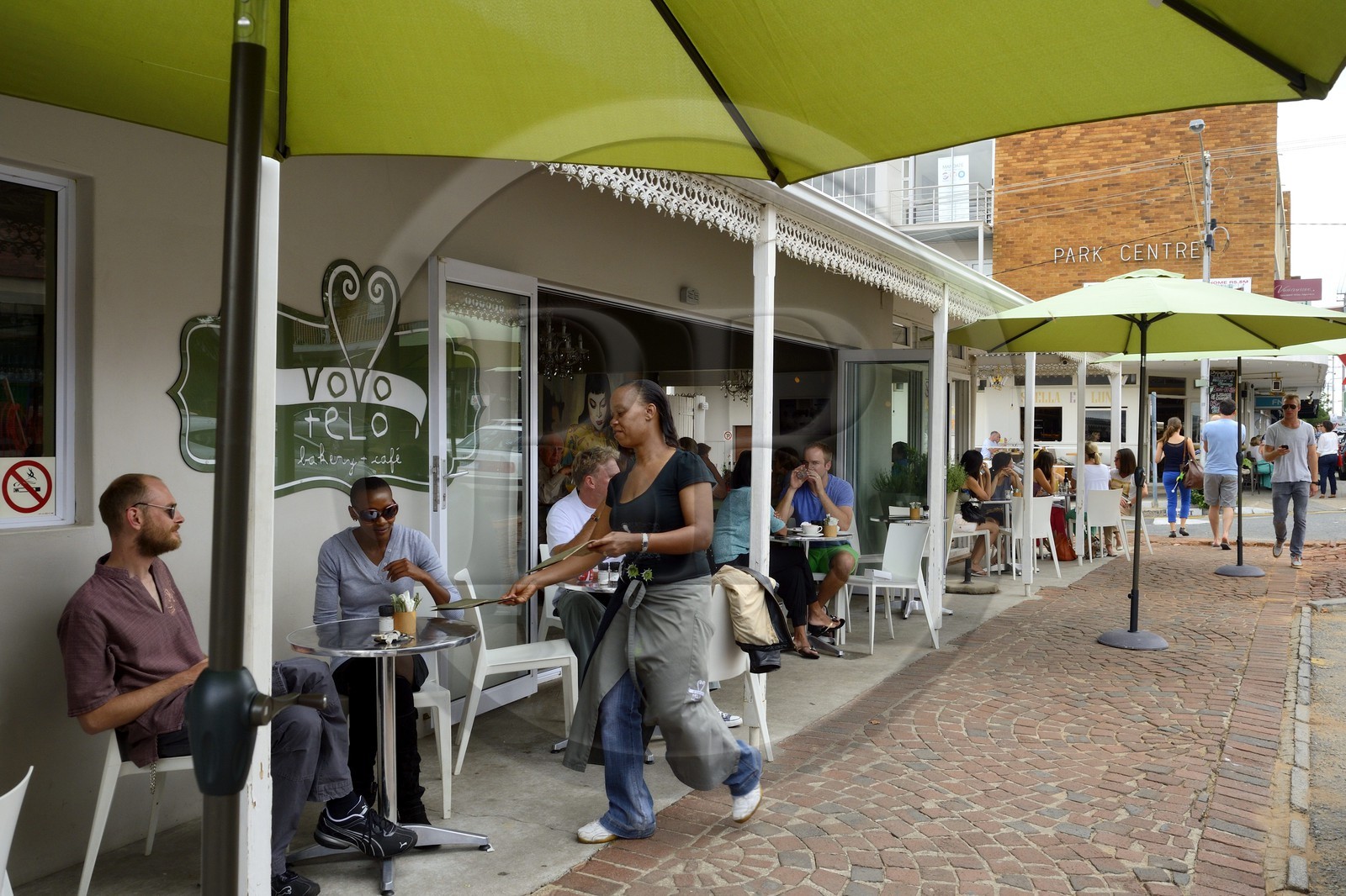 Afrique du Sud, province de Gauteng, Johannesburg, 4e Avenue dans le quartier de Parkhurst, l'un des hauts lieux de Johannesburg pour diner et faire du shopping